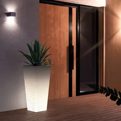 Portavaso da esterno rustico 90 h cm in polietilene neutro con kit luce - Allicy