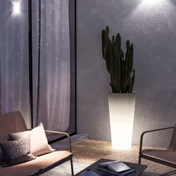 Portavaso da esterno 90 h cm in polietilene neutro con kit luce - Castol