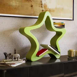Espositore a forma di stella in polietilene verde kiwi
