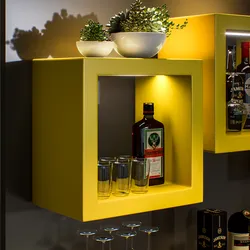 Cubo espositore 45x29 cm in polietilene giallo con kit luce