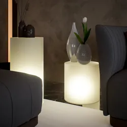 Espositore a colonna rotondo 40 cm in polietilene neutro con kit luce