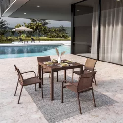 Set pranzo tavolo 90x90 cm e 4 sedie con braccioli tondi in alluminio e textilene marrone - Carioca