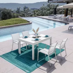 Set pranzo tavolo 135/270x90 cm e 4 sedie con braccioli tondi in textilene bianco - Carioca