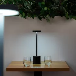 Lampada da tavolo portatile a LED 11x38h cm in alluminio nero - Spritz