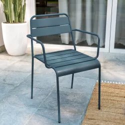 Sedia da giardino 58x84h cm in acciaio blu con braccioli - Castyl
