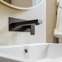 Miscelatore lavabo a muro canna 20 cm con piastra nero opaco – Kyria