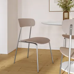 Sedia in polipropilene cappuccino con gambe in metallo cromo - Skyler