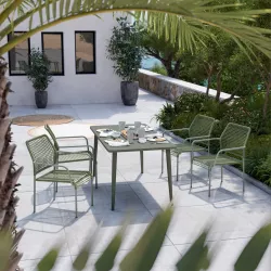 Set pranzo tavolo 150x80 cm e 4 sedie con braccioli in polyrattan verde - Levanto