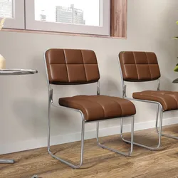 Sedia da ufficio imbottita in similpelle cognac con cuciture a contrasto e gambe a slitta cromo - Amber