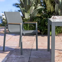 Sedia da giardino con braccioli effetto legno in acciaio grigio - Tamika