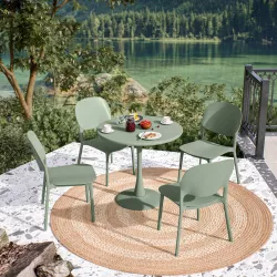 Set pranzo con tavolo rotondo 80 cm e 4 sedie impilabili in polipropilene verde salvia - Tulipano