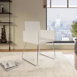 Poltrona in similpelle bianco con struttura a slitta cromo - Altura
