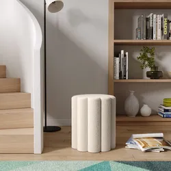 Pouf 35x40h cm in tessuto teddy bianco a forma di fiore - Taylen