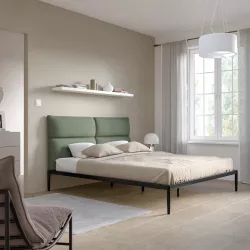 Letto matrimoniale 160x190 cm in tessuto verde salvia con piedi in metallo nero - Zhuri