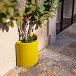 Vaso a mezzaluna da parete 45 h cm in polietilene giallo - Muret