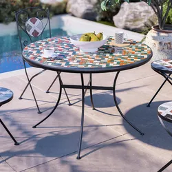 Tavolo da giardino rotondo 110 cm in metallo nero con mosaico patchwork in ceramica - Otranto