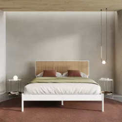 Letto matrimoniale 160x200 cm con struttura in metallo bianco e testata squadrata effetto paglia di Vienna - Alaric