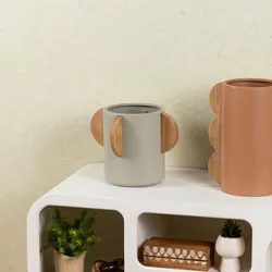 Vaso da interno h 22 cm in metallo e legno grigio chiaro - Pleyton