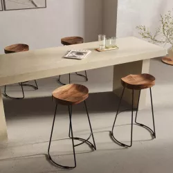 Set 4 sgabelli con seduta in legno di acacia e struttura in metallo nero - Karan