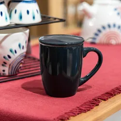 Tazza 32 cl in ceramica blu lucido con coperchio e filtro per infuso - Aeloria