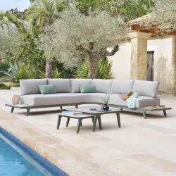 Set relax con divano angolare e 2 tavolini in alluminio verde alloro effetto marmo e cuscini - Geng