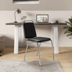 Sedia ufficio impilabile in similpelle nero con gambe in metallo cromo - Wesper