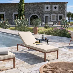 Lettino prendisole con schienale reclinabile in alluminio effetto legno e cuscino beige - Elitian