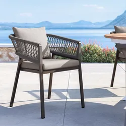 Sedia con braccioli in alluminio marrone e dettagli in corda cacao con cuscini - Clerc