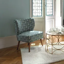 Poltrona in tessuto ciniglia bianco e celeste con piedi in legno di pino - Flores