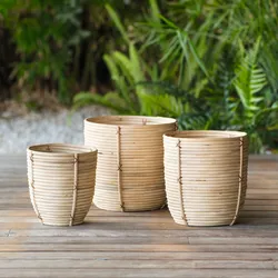 Set 3 vasi di diversa dimensione inrattan naturale e metallo
