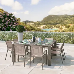 Set pranzo tortora con tavolo 160x160 cm e 8 sedie con braccioli tondi textilene e alluminio - Carioca