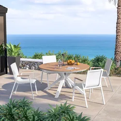 Set pranzo tavolo rotondo 140 cm top effetto legno miele e 4 sedie in textilene e alluminio bianco - Carioca Wood