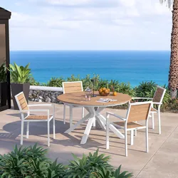 Set pranzo tavolo rotondo 140 cm top effetto legno miele e 4 sedie con braccioli in alluminio bianco - Carioca Wood