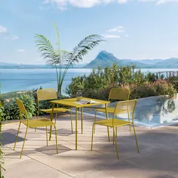 Set pranzo con tavolo 80x80 cm e 4 sedie in acciaio senape - Faber