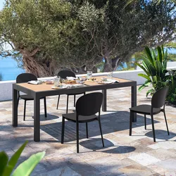 Set pranzo tavolo 200/300x100 cm alluminio con top effetto legno e 4 sedie in polipropilene nero - Rosaly