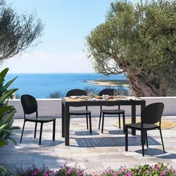 Set pranzo tavolo 140/210x77 cm alluminio con top effetto legno e 4 sedie in polipropilene nero - Rosaly