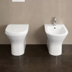 Sanitari filomuro coppia vaso rimless con bidet in ceramica e copriwc soft close