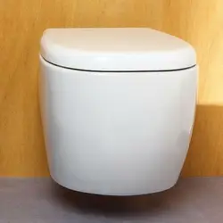 Vaso sospeso in ceramica arredo bagno moderno design minimal bianco con sedile