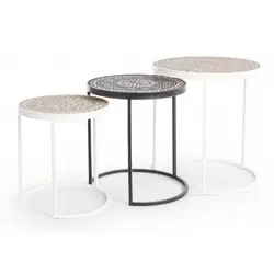 Set da 3 tavolini impilabili in metallo bianco con top nero e beige
