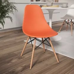 Sedia colore arancione gambe in legno con rete metallica - Polar