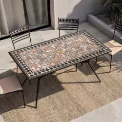 Tavolo da giardino 160x90 cm top in gres porcellanato a mosaico in metallo nero - Maestrale