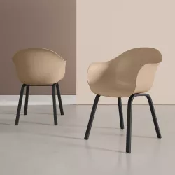 Set 2 sedie in polipropilene color caffè con gambe nere - Holmen