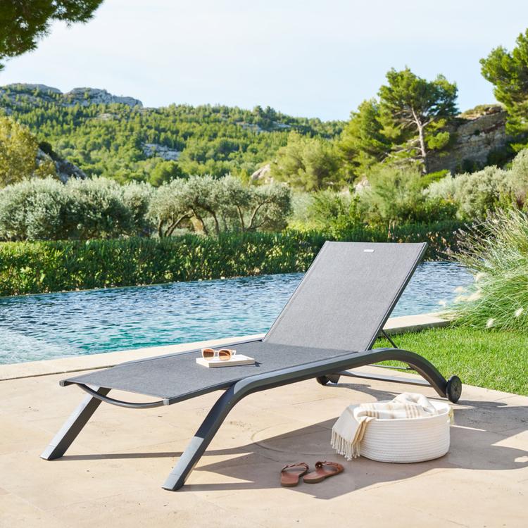 2 Lettini Basculanti Pieghevoli Prendisole Sedia Braccioli Sdraio Schienale Regolabile Metallo Tubolare Spiaggia Giardino Piscina 173x66x60 Cm Blu 92403201
