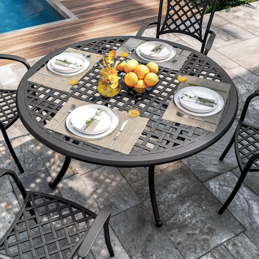Set giardino con tavolo tondo 130 cm e 4 sedie in alluminio traforato nero  - Kalos