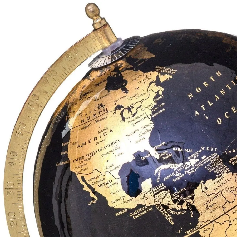 Poster della mappa del mondo dorato con marco negro 45x30cm | Maisons du Monde