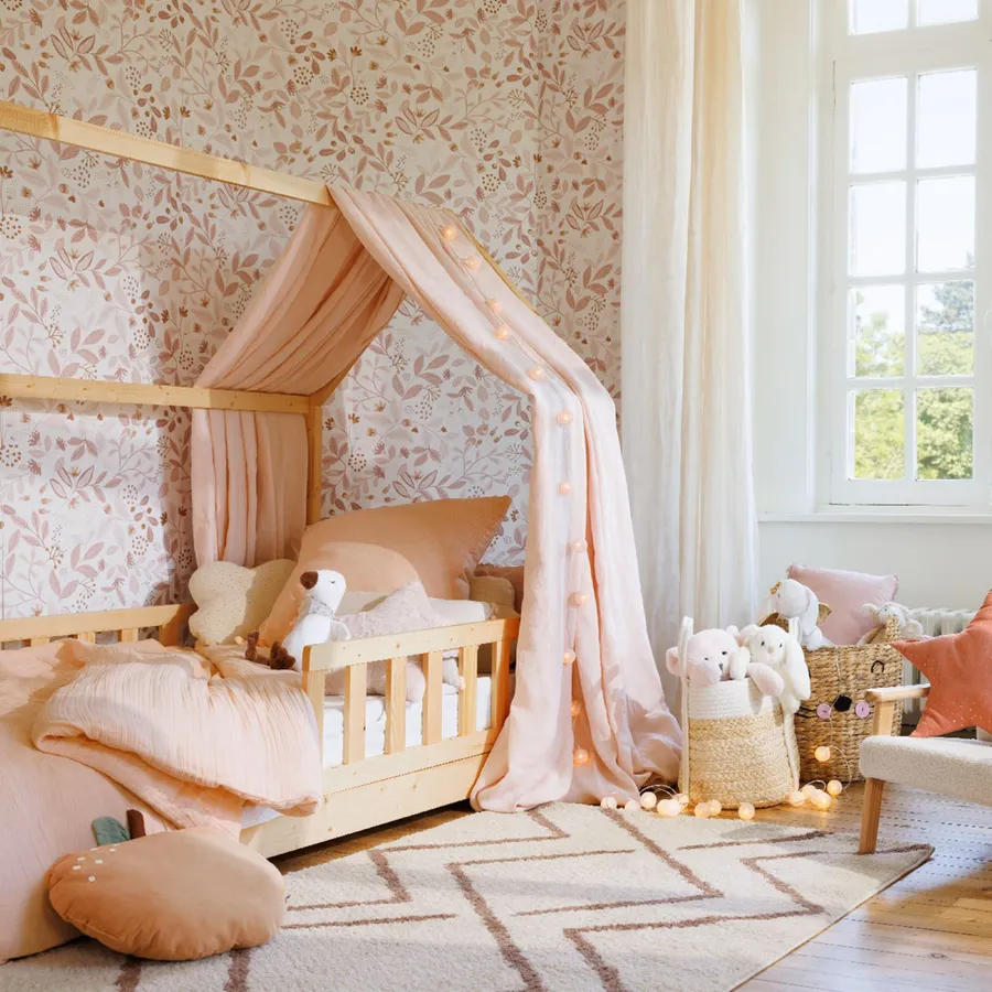 Lettino per bambini 90 x 200 cm con spondine di sicurezza alte, giroletto a forma di nuvola per testa e piedi. | Leroy Merlin