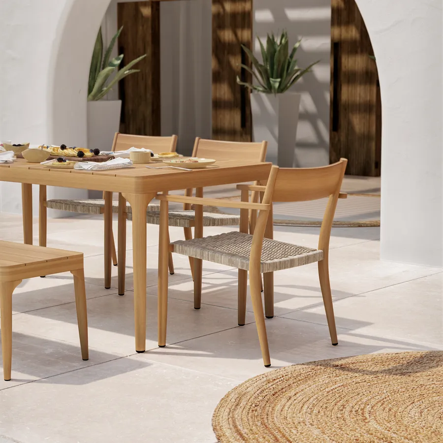 Sedia con braccioli in alluminio effetto legno con seduta in