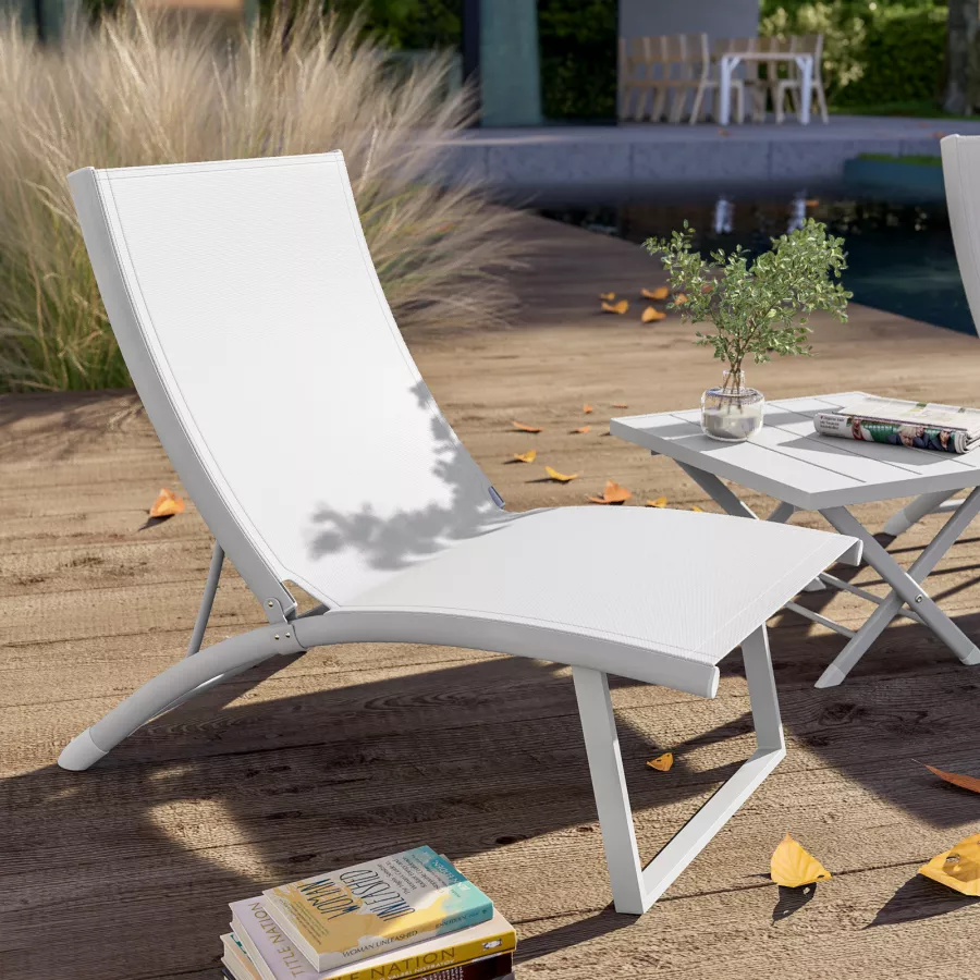 Poltrona Da Giardino Nice In Alluminio E Textilene Bianco - Impilabile E Resistente Alle Intemperie