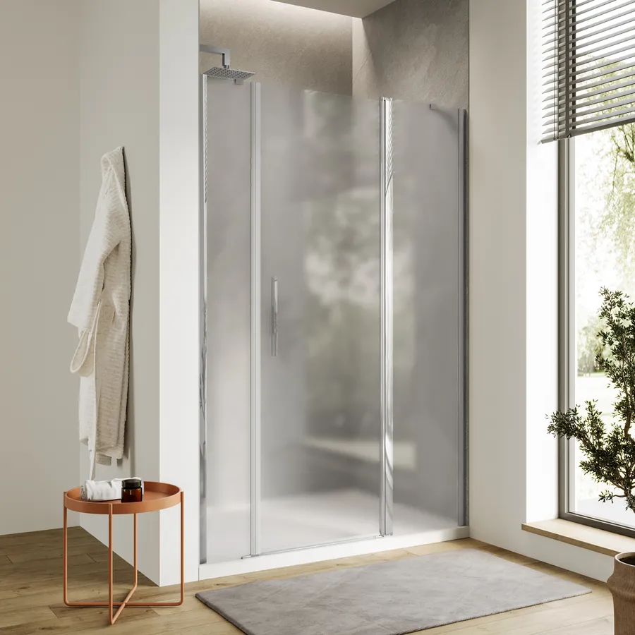 Box doccia walk da 140 cm in Vetro Temperato Opaco e Profili in Alluminio Cromato