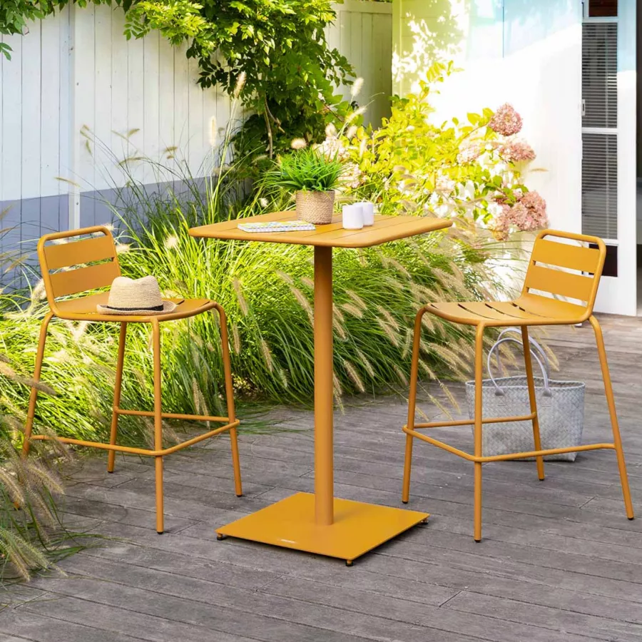 Tavolo alto da giardino 65x65 cm in acciaio ocra Barrito